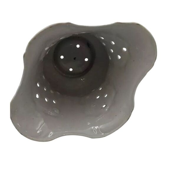 Vintage Porcelain Lampshade - Victorian Style with Roses and Gold Accents - Picture 5 of 6